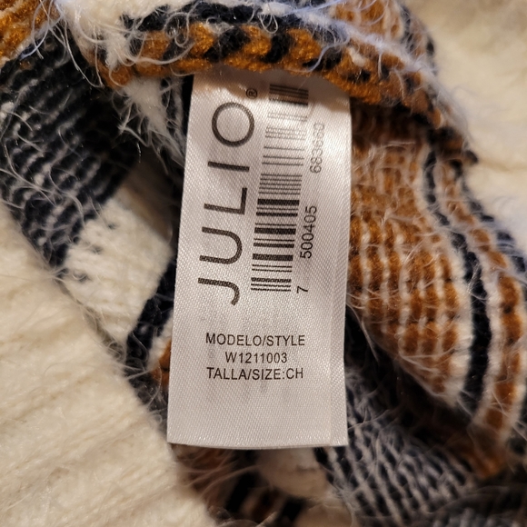 EUC Julio eyelash sweater size S - Picture 2 of 7